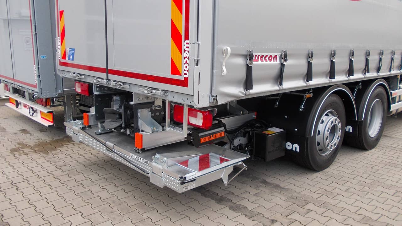 Under-ride tail lift on truck